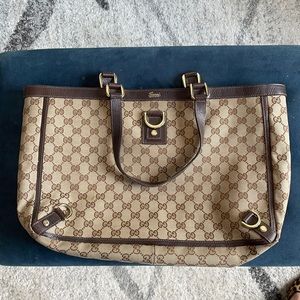 Classic Gucci logo tote